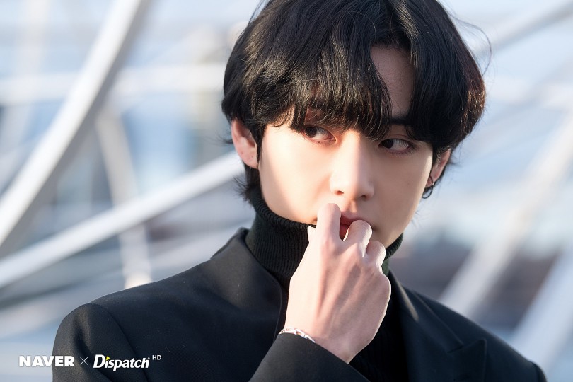 ©Naver & DISPATCH
#V
金泰亨