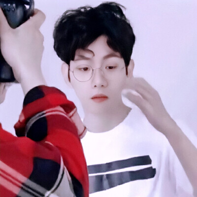 －边伯贤头像
@金多多