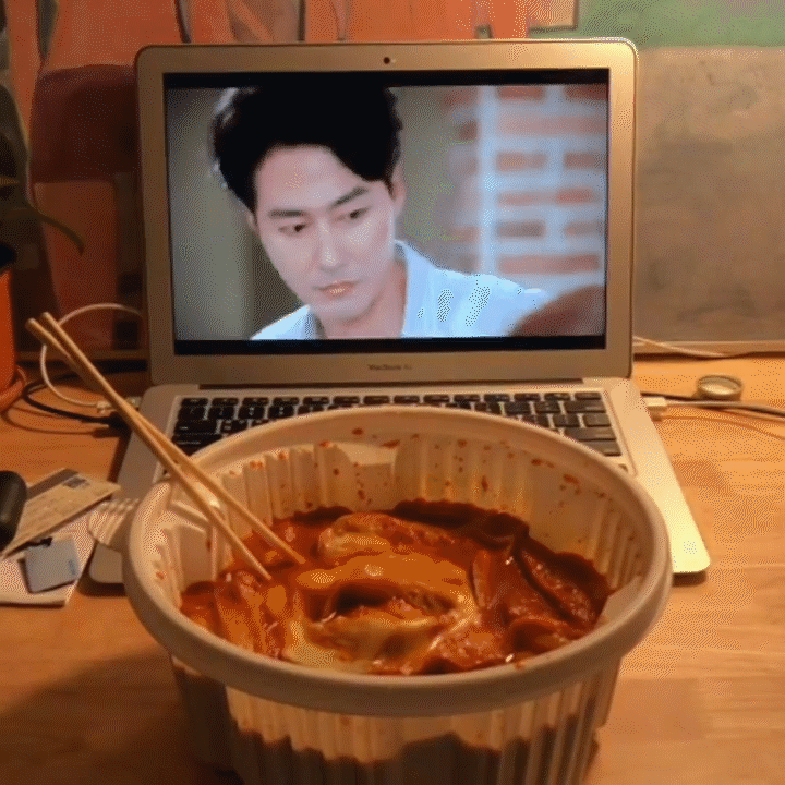 美食与追剧 人间太美好啦