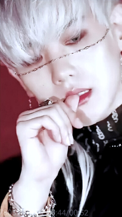 边伯贤壁纸
@金多多