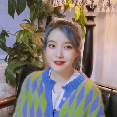 IU 李知恩 cr：花崎敏子