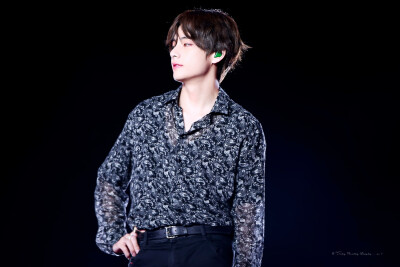 “爱就是要小心翼翼”——金泰亨