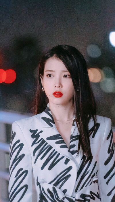 李知恩—IU