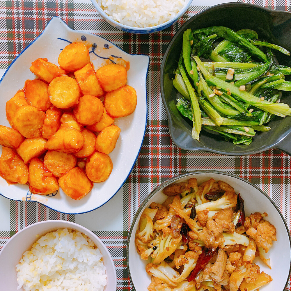 (茄汁豆腐＋炒油麦菜＋菜花炒肉)下厨房app:小小橙王