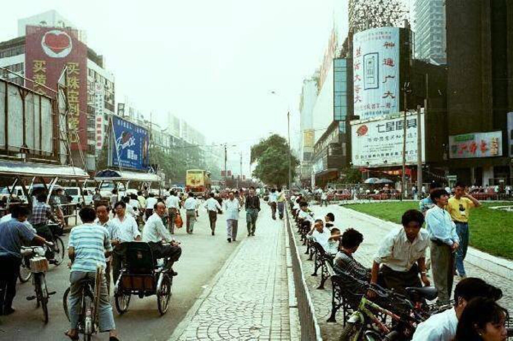 90年代四川成都街拍 摄影：michel peterlin ​​​