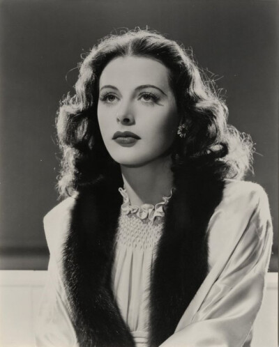 Hedy Lamarr ​​​
海蒂拉玛