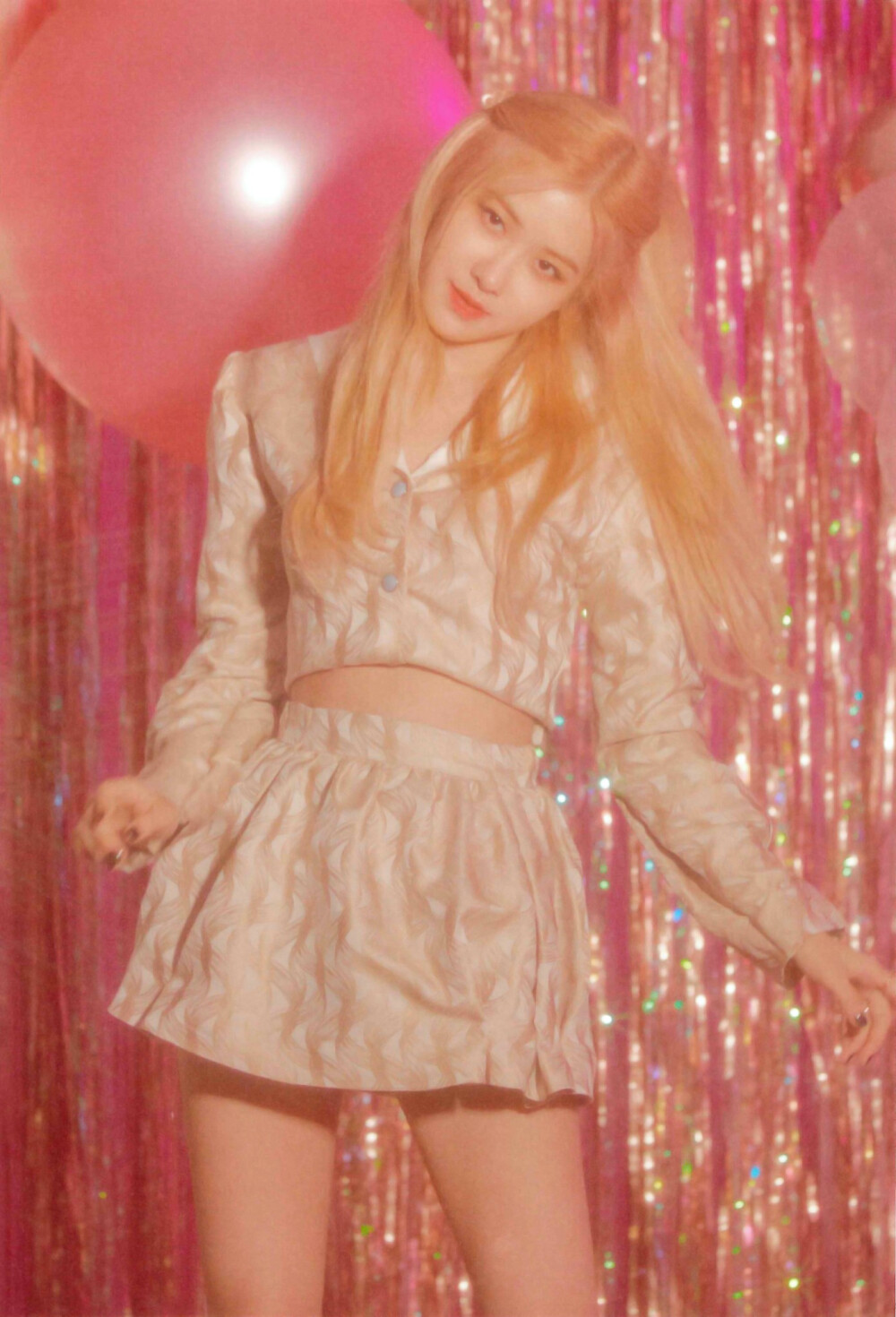 BLACKPINK Rosé朴彩英 收藏盒高清扫图 禁二改 图源BLACKPINK吧 转载请注明出处