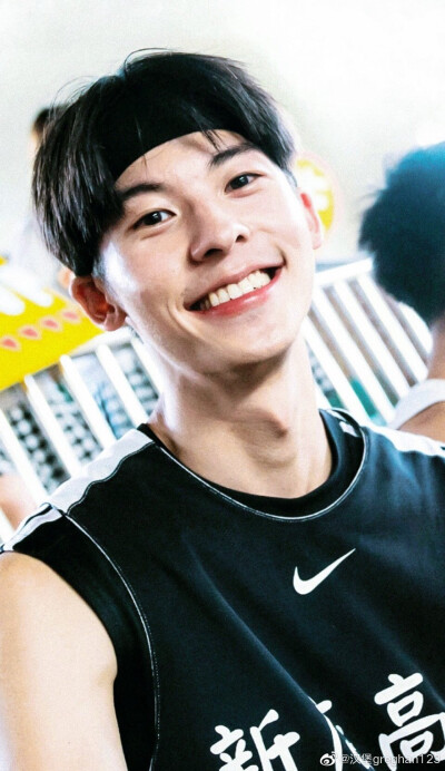 ᵒⁿˡʸ ᶦᶠ ʸᵒᵘᵅˢᵏᵉᵈ ᵗᵒ ˢᵉᵉ ᵐᵉ ᶦᵗ ᵐᵅᵏᵉ ˢᵉⁿˢᵉ ᶠᵒʳ ᵘˢ ᵗᵒ ᵐᵉᵉᵗ
只有你想见我的时候，我们的见面才有意义
▷许光汉