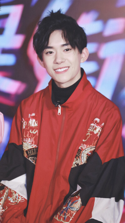 易烊千玺qq背景 - 高清图片,堆糖,美图壁纸兴趣社区