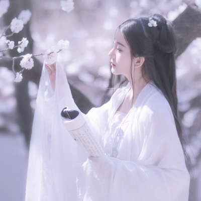 美人如花隔云端
秦软玉の自截
古风头像/汉服头像/女生头像