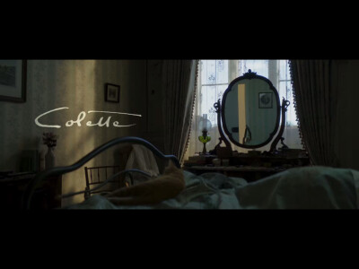 柯莱特，来自凯拉奈特利。法国女作家茜多妮·加布里埃尔·柯莱特的自传电影。