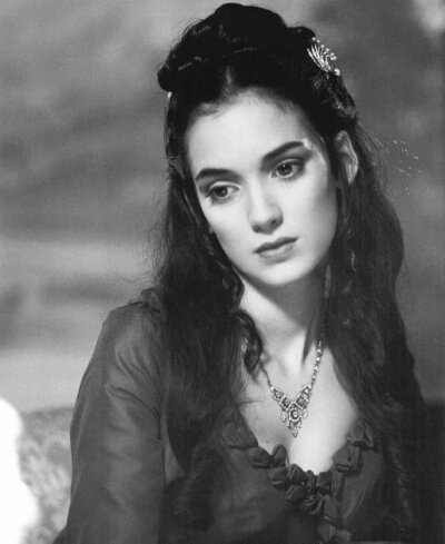 薇诺娜瑞德
Winona Ryder