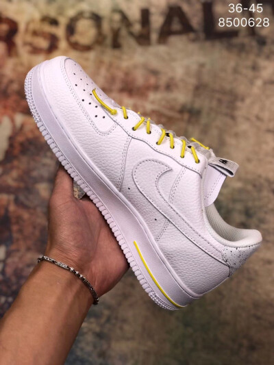 价格 270 还是很美丽的
真标哦 带半码 Air Force 1 Low Lux "Whit"
就是白黄
空军一号低帮百搭休闲运动板鞋
宝贝们
要不要试试
