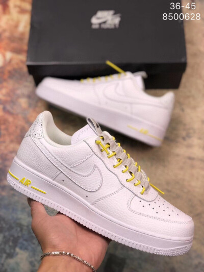 价格 270 还是很美丽的
真标哦 带半码 Air Force 1 Low Lux "Whit"
就是白黄
空军一号低帮百搭休闲运动板鞋
宝贝们
要不要试试
