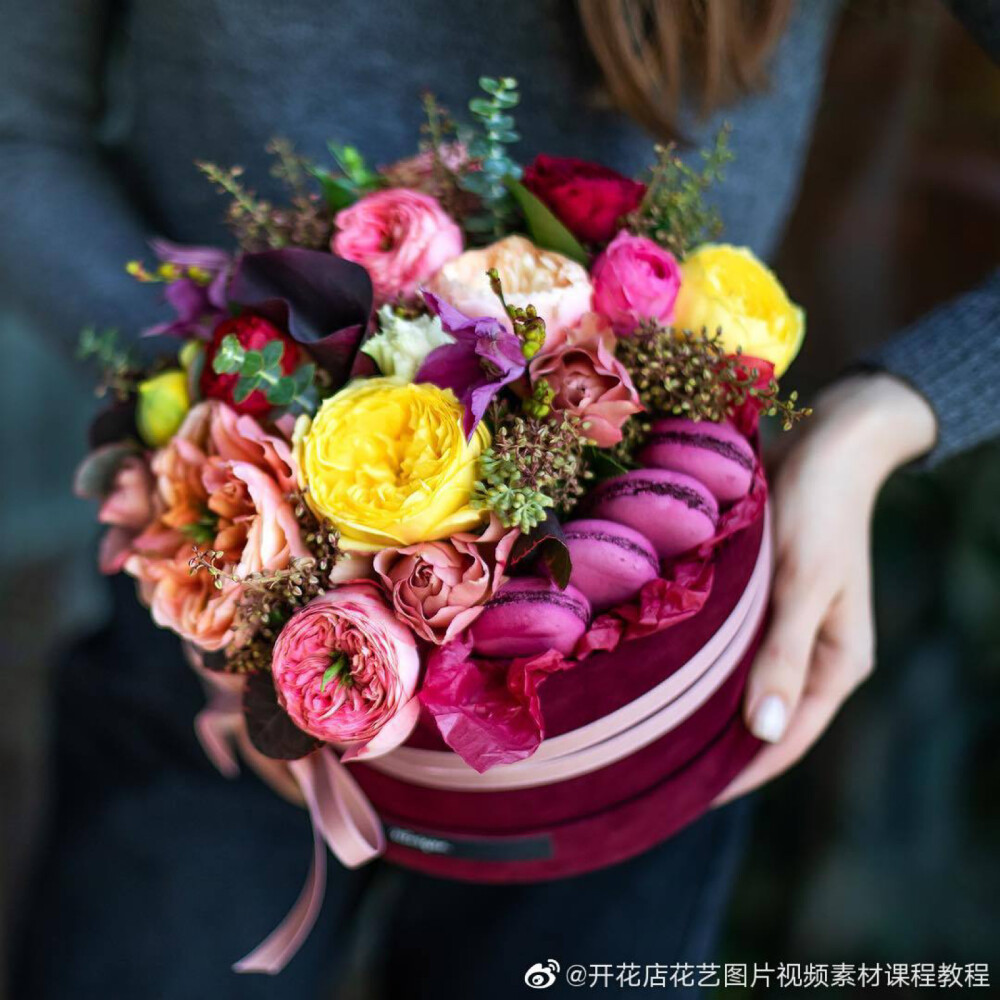 你的女神节花礼正在派件……
请保持好心情 ​​​