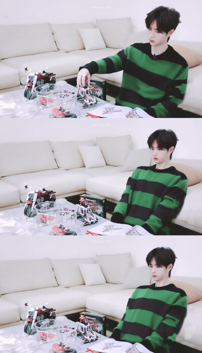 200308 天天向上 截修
YIBO's LEGO TIME ​​​
@UNIQ-王一博 cr:懵来 禁二改
