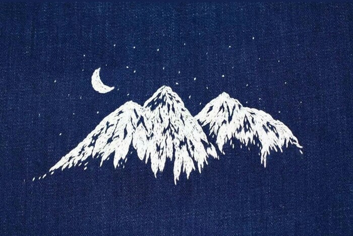 蓝色雪山