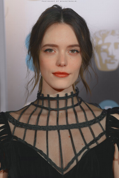 Stacy Martin
CR微博:FancyRealm·