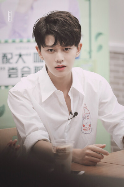 #任嘉伦# #任嘉伦锦衣之下#
/也有温柔软糯 像偷尝一味甜
如此见你 便可抵梦相眠/
cr@錦书抄送录-任嘉伦