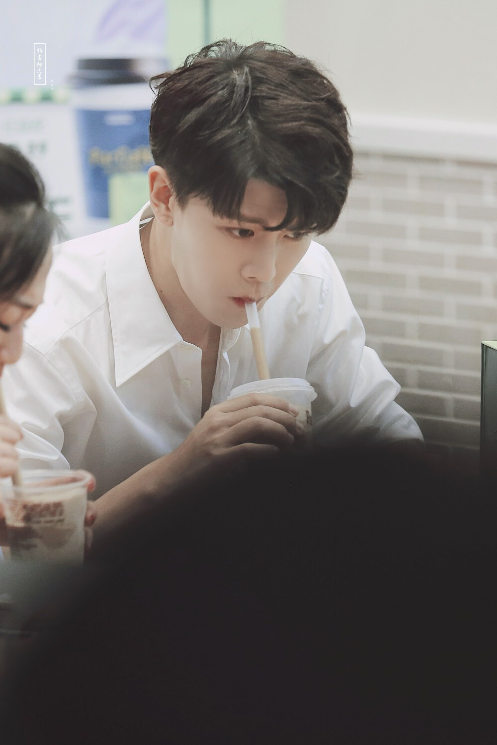 #任嘉伦# #任嘉伦锦衣之下#
/也有温柔软糯 像偷尝一味甜
如此见你 便可抵梦相眠/
cr@錦书抄送录-任嘉伦