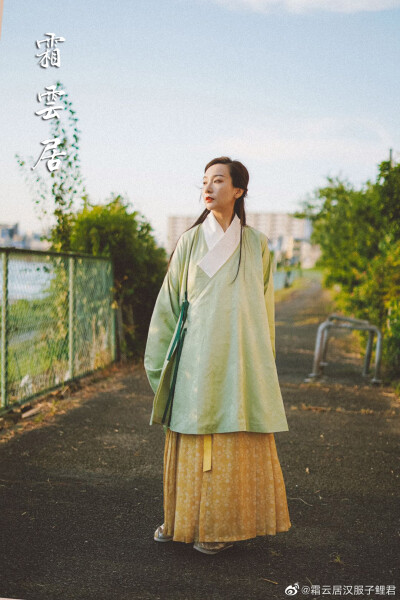 【霜云居汉服】明中期万字寿桃纹琵琶袖绿色交领袄