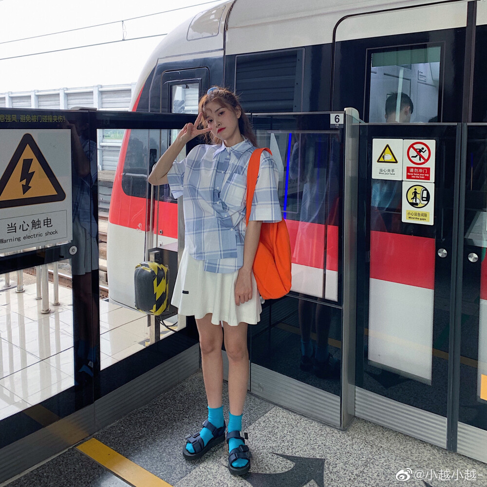 2019-07-06wb@小越小越-
一套：Mona