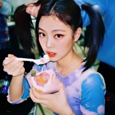 JENNIE