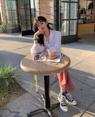 韩系甜美初春穿搭，优雅闲适的日常搭配~ ​​​