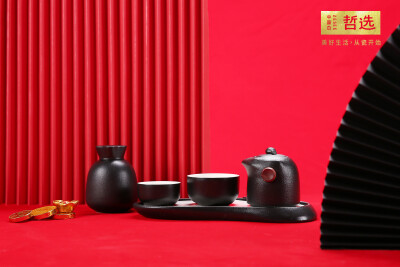 【 中国白·哲选 】鼠年产品 以老鼠半坐仰望、憨态可掬的样子为设计灵感 制作鼠年陶瓷产品，