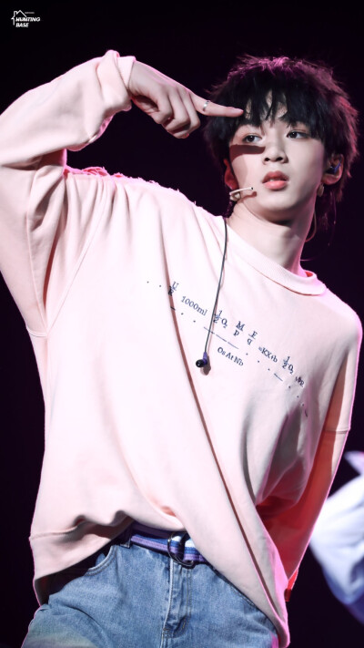 刘耀文 镰刀弯弯