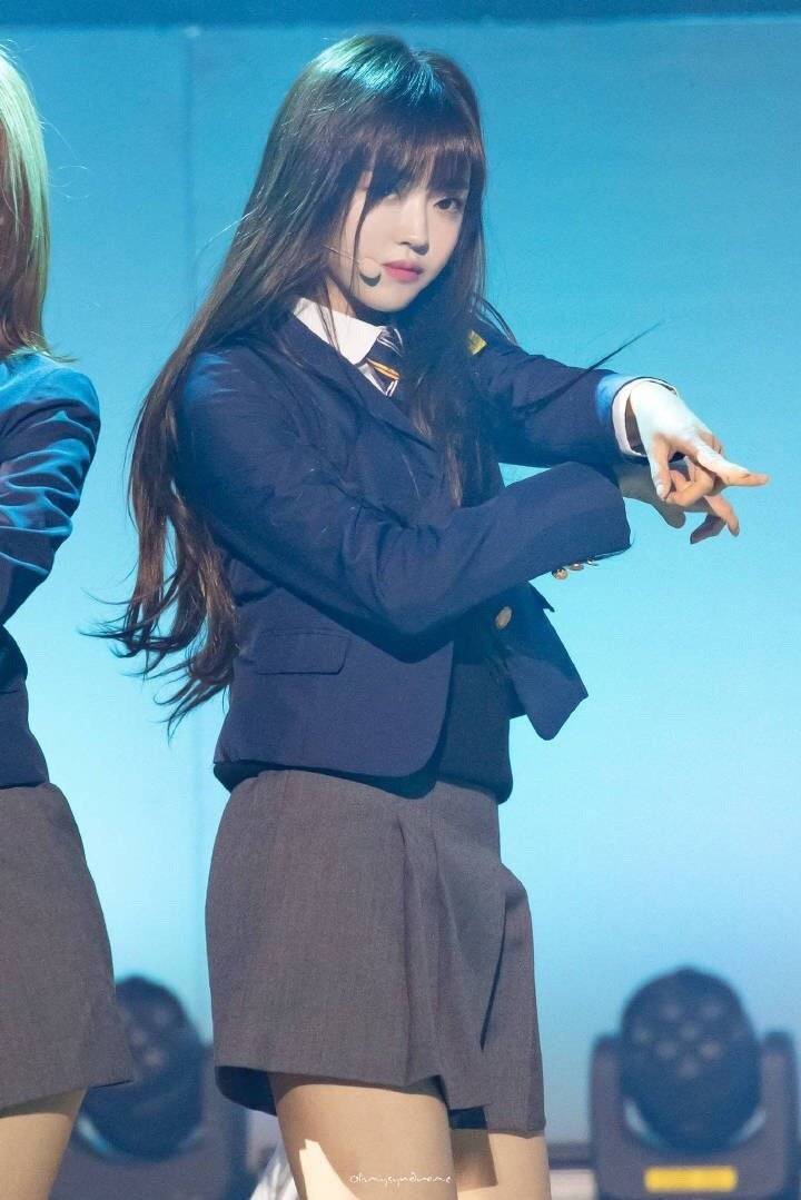 Yooa
人间樱桃
美少女