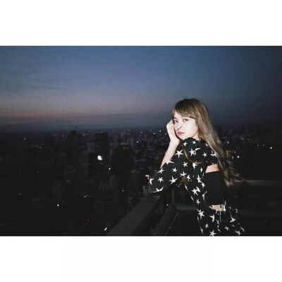 blackpink Lisa背景图/壁纸/头像