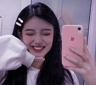 头像
给你们分享一个美女
来源快手：神 明 _