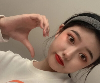 头像
给你们分享一个美女
来源快手：神 明 _