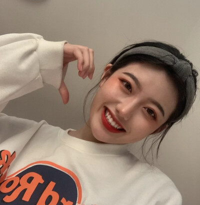 头像
给你们分享一个美女
来源快手：神 明 _