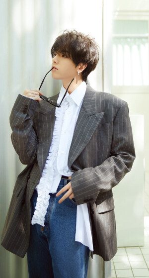 华晨宇 高清壁纸