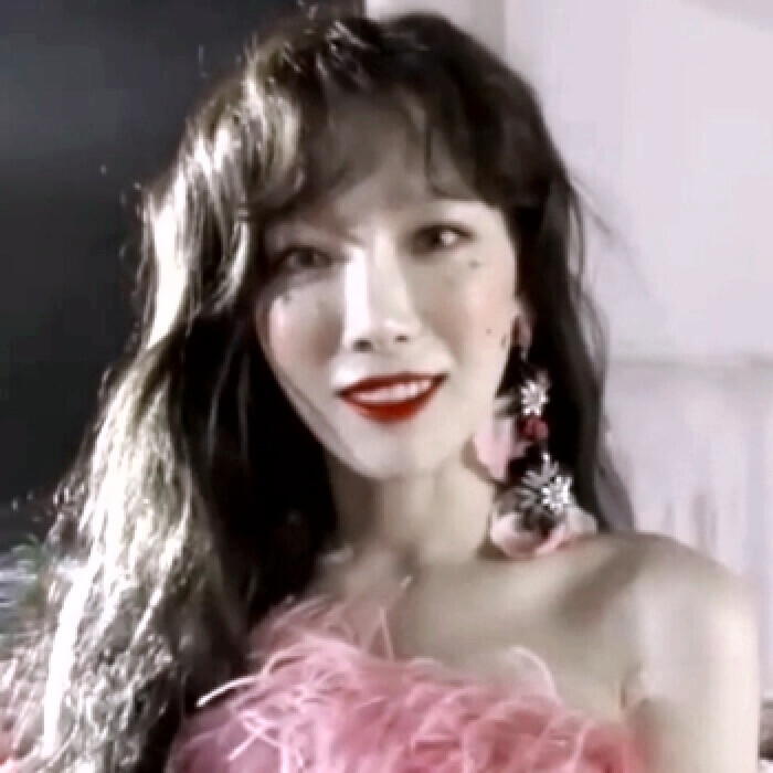 側脸/金泰妍
原截单舟