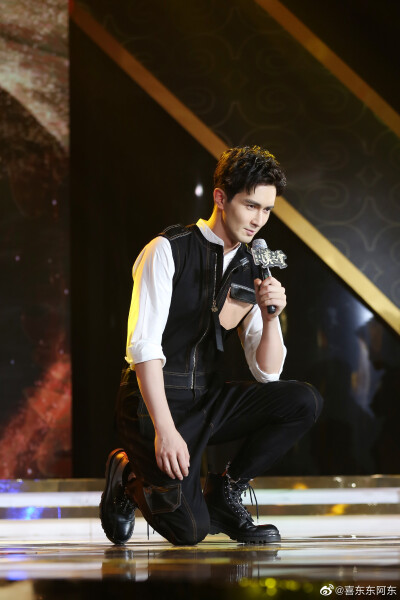 【湛谌】甜甜呀 我只希望你可以一直开心 有很多难过 我未曾知晓 可仅是我知道的那一点点我错过的你轻描淡写的过往曾经 都让我心疼得默默揪心