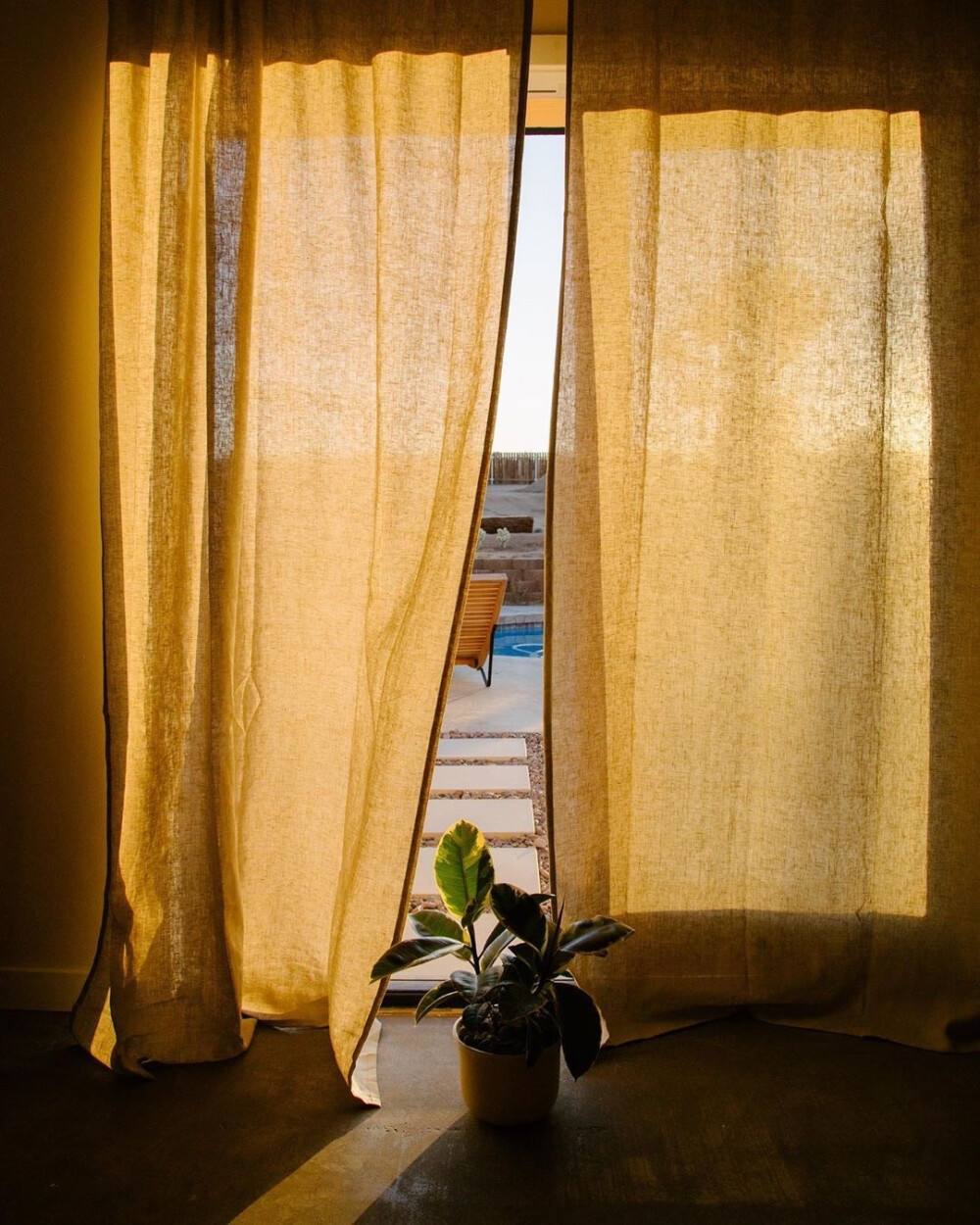 
˃̣̣̥᷄⌓˂̣̣̥᷅
③④月做的事情 ⑦⑧月自会有答案
／喜欢这系列风格的我连更✔
