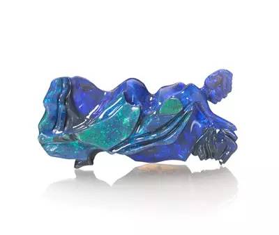 2016 AGTA Spectrum Awards 64
一年一度的美国宝石协会AGTA光谱奖 部分获奖作品鉴赏
雕刻组二等奖
欧泊 重48.86克拉
Glenn Lehrer Lehrer Designs, Inc. Larkspur, CA
48.86 ct. "Soul Angel" Opal carving.