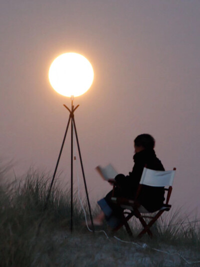 我要睡了麻烦帮我关下月亮