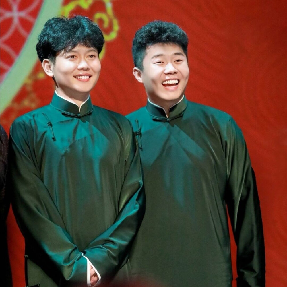 堂良 绿色大褂 头像