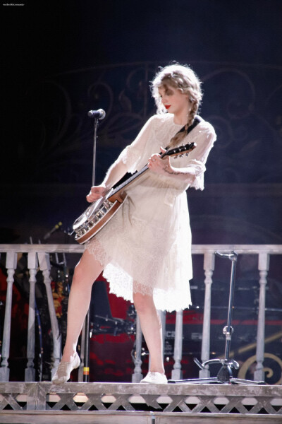 我霉啊
taylor swift.｡.:*♡