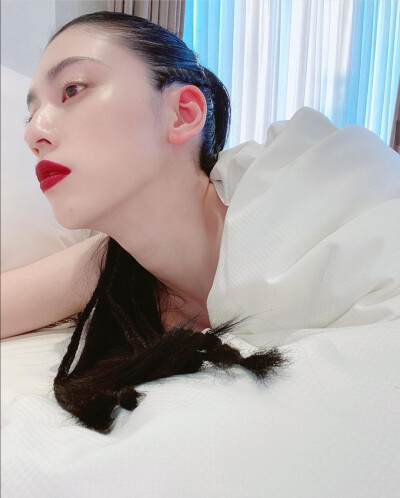 三吉彩花