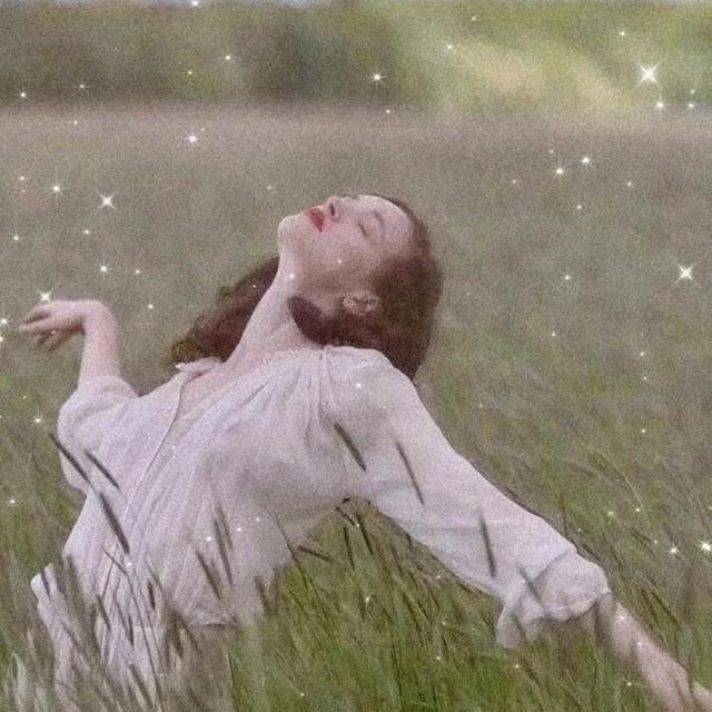 头像丨穿上婚纱嫁给自己喜欢的男孩子这是每个女孩的愿望吧
