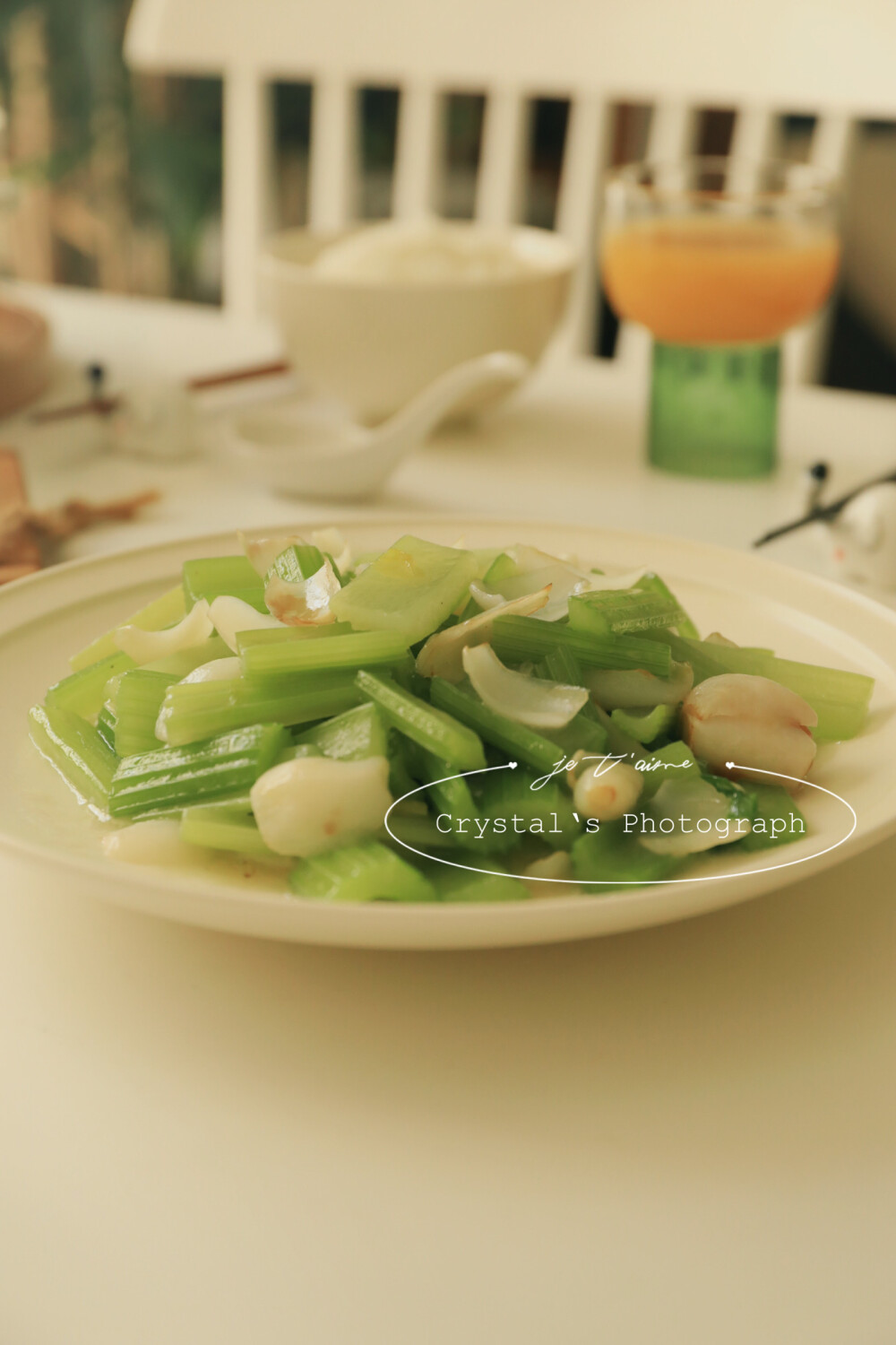 今日午餐
黑虎虾滑酿鲜羊肚菌
铁板黑椒洋葱牛仔骨
刀板香春笋腌笃鲜
兰州鲜百合烩药芹
满满春天的味道满满爱意
孩子夸的我天花乱坠[机智] ​​​