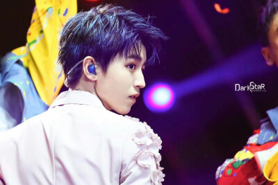 TFBOYS.素质拿图