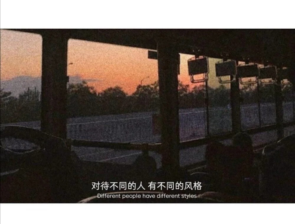 嘴角上扬试试.有一天没笑了吧.