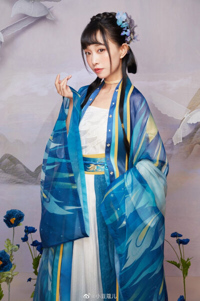 十三余&王者荣耀
虞姬
云裳雀翎