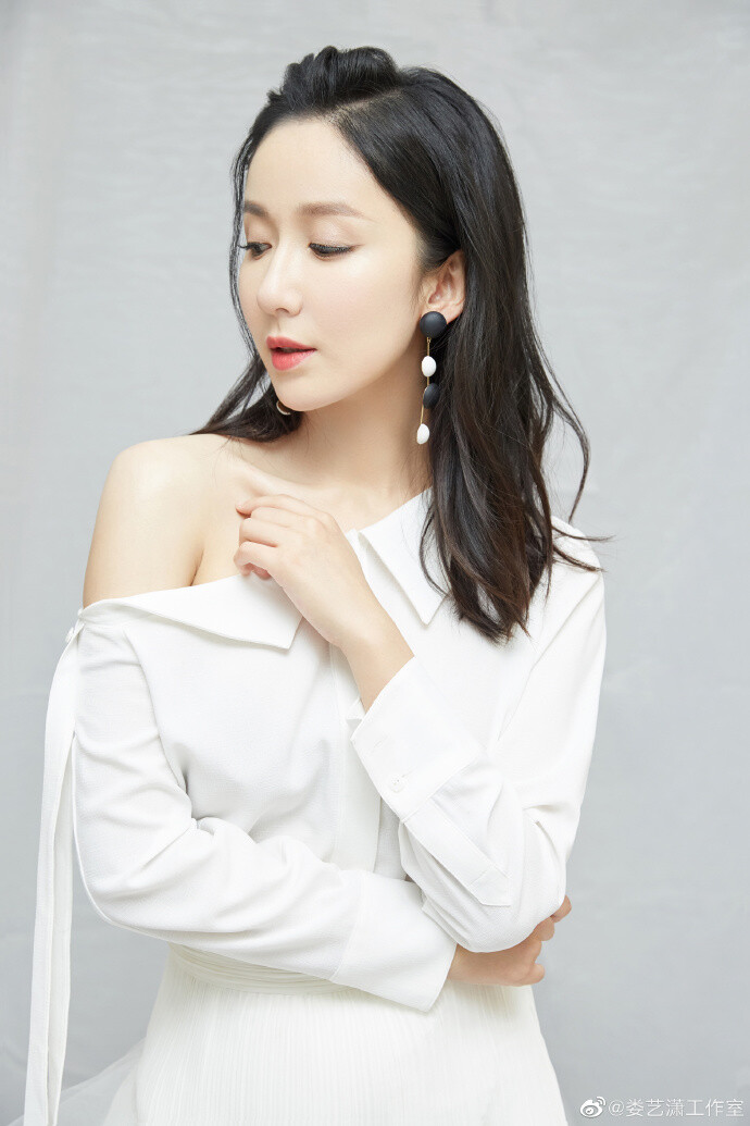 娄艺潇录制天天向上